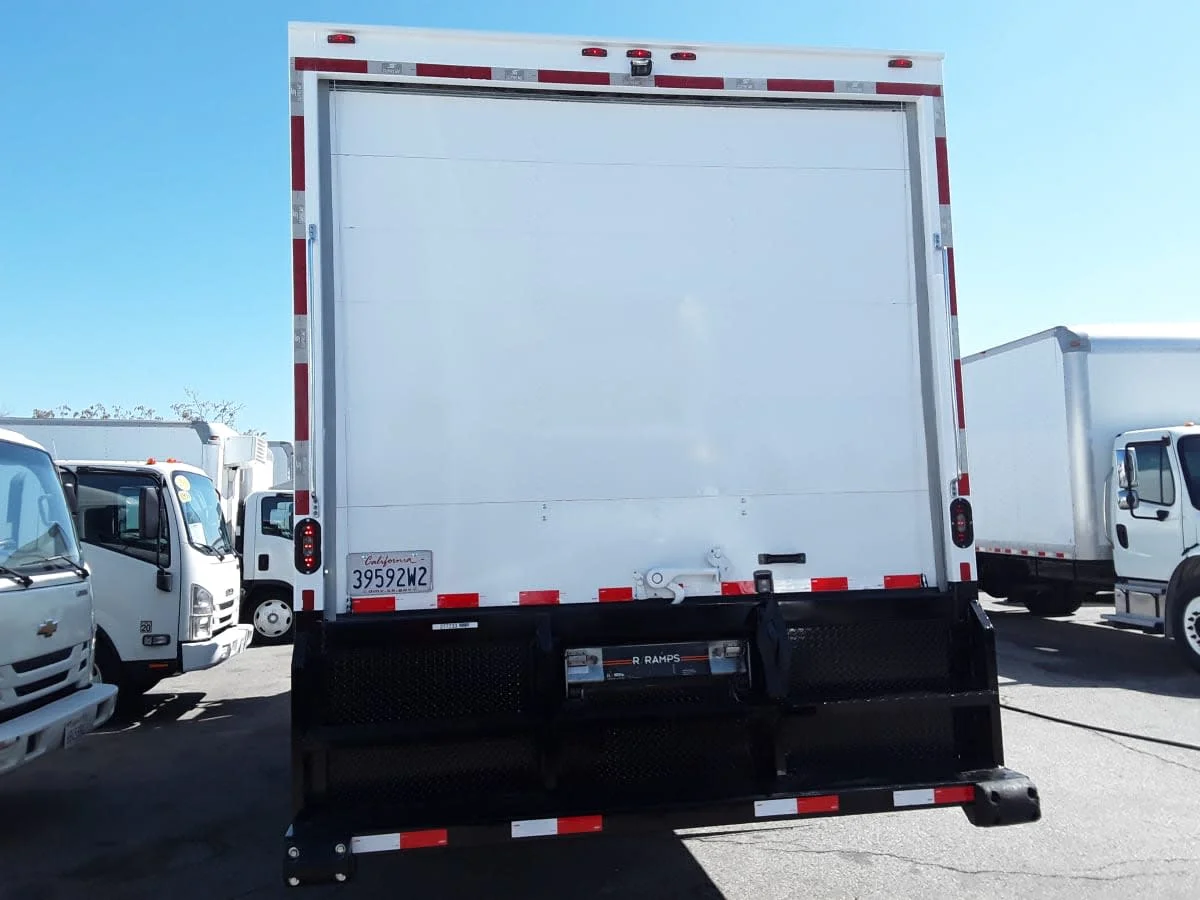 2020 International MV - image 5