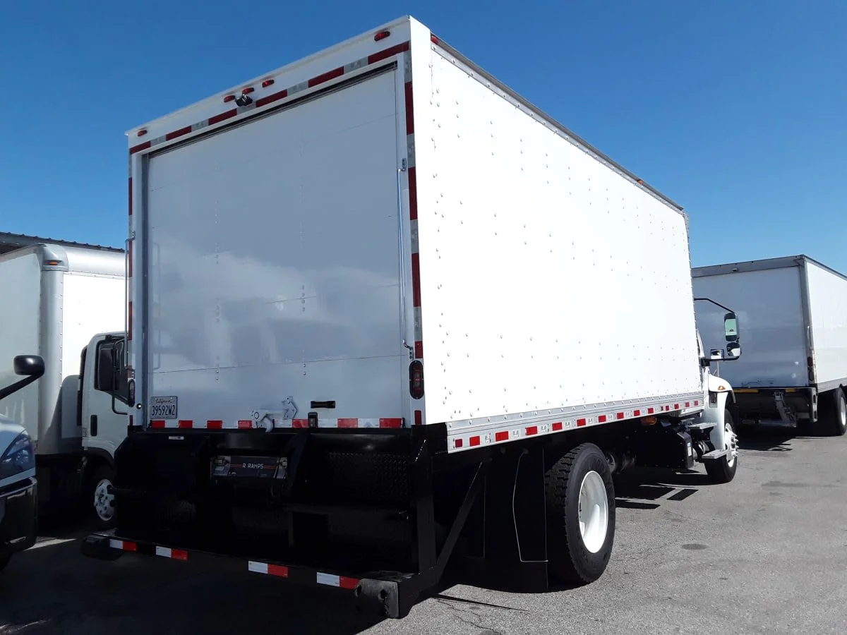 2020 International MV - image 4