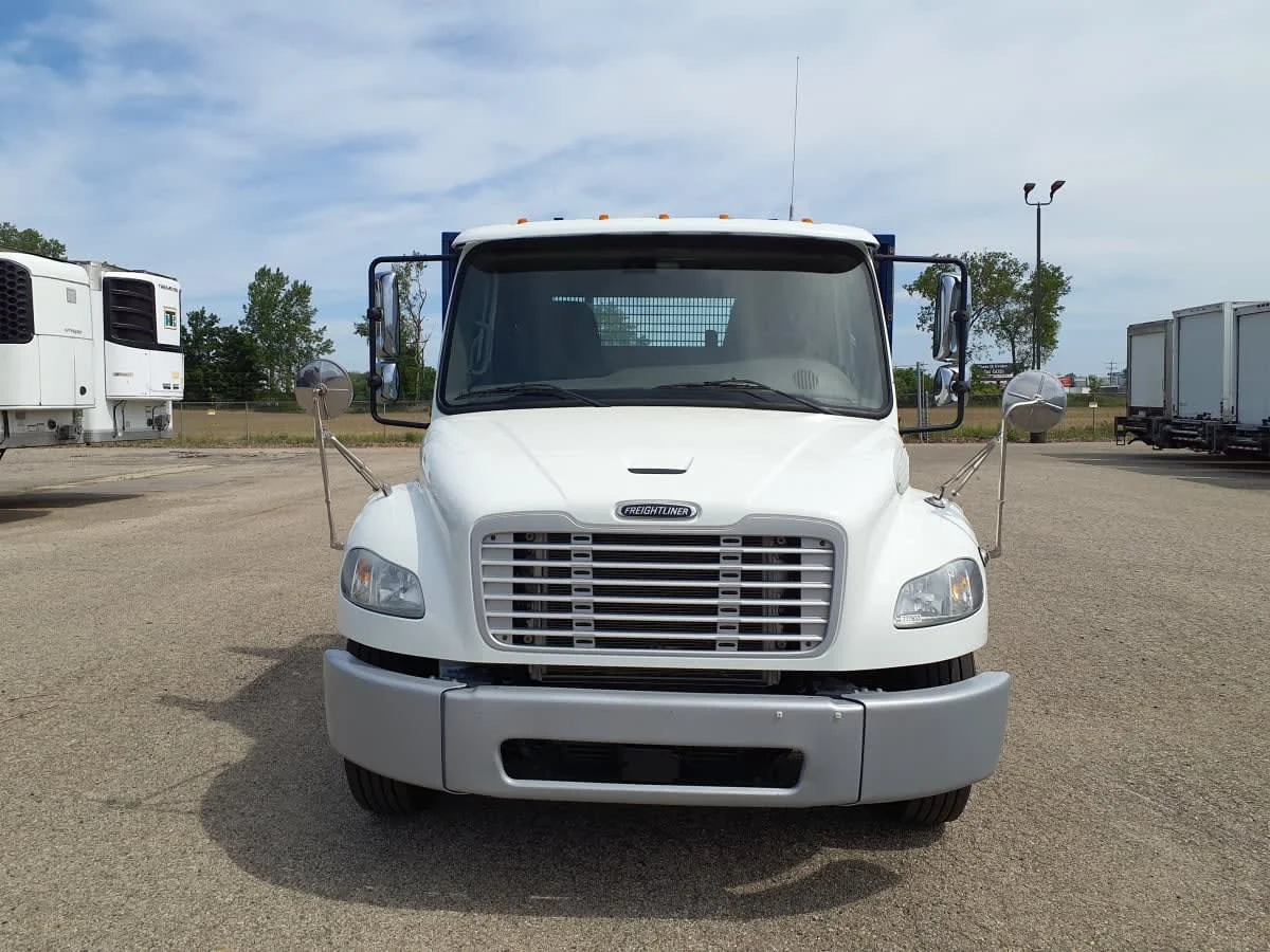 2018 Freightliner M2 106 in Wayland, MI — photo 2