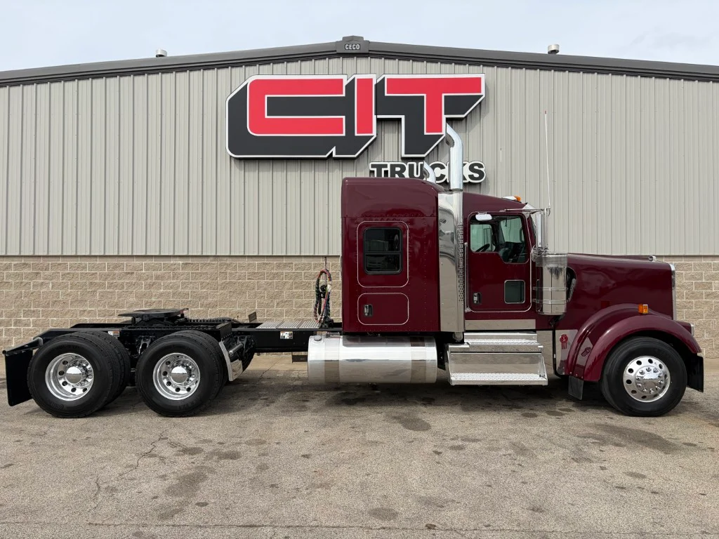 2027 Kenworth W900 - image 4