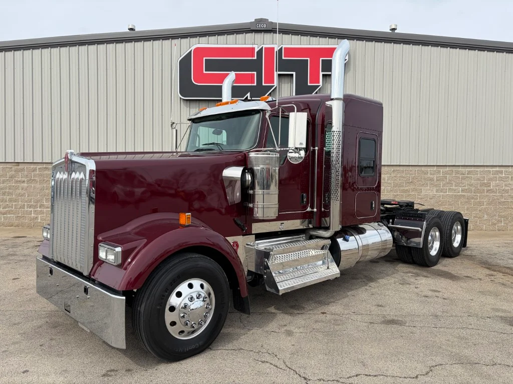 2027 Kenworth W900 in Morton, IL