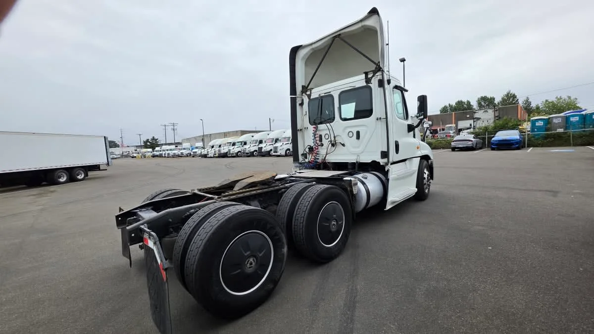 2019 Freightliner Cascadia in Tacoma, WA — photo 6