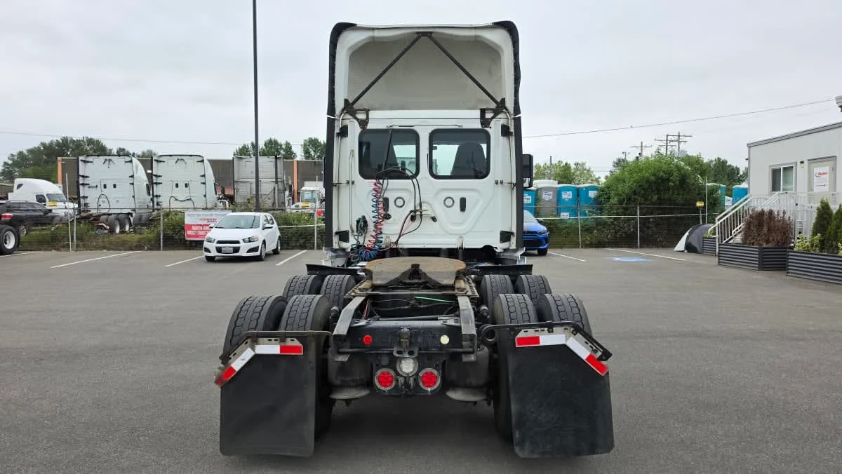 2019 Freightliner Cascadia in Tacoma, WA — photo 5