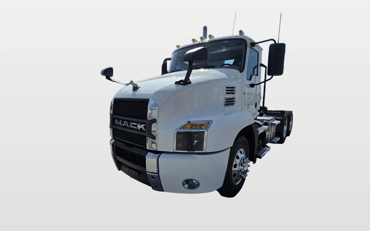 2021 Mack Anthem - image 1