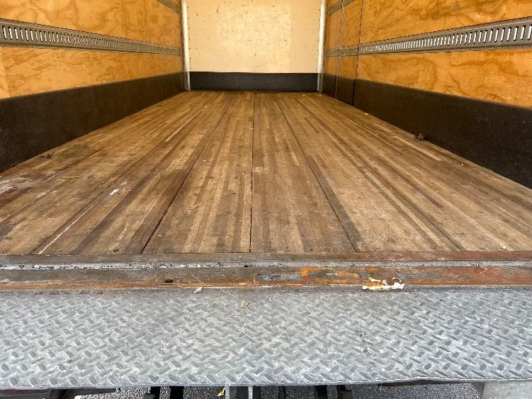 2021 Isuzu NQR in West Babylon, NY — photo 10