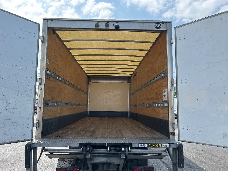 2021 Isuzu NQR in West Babylon, NY — photo 8
