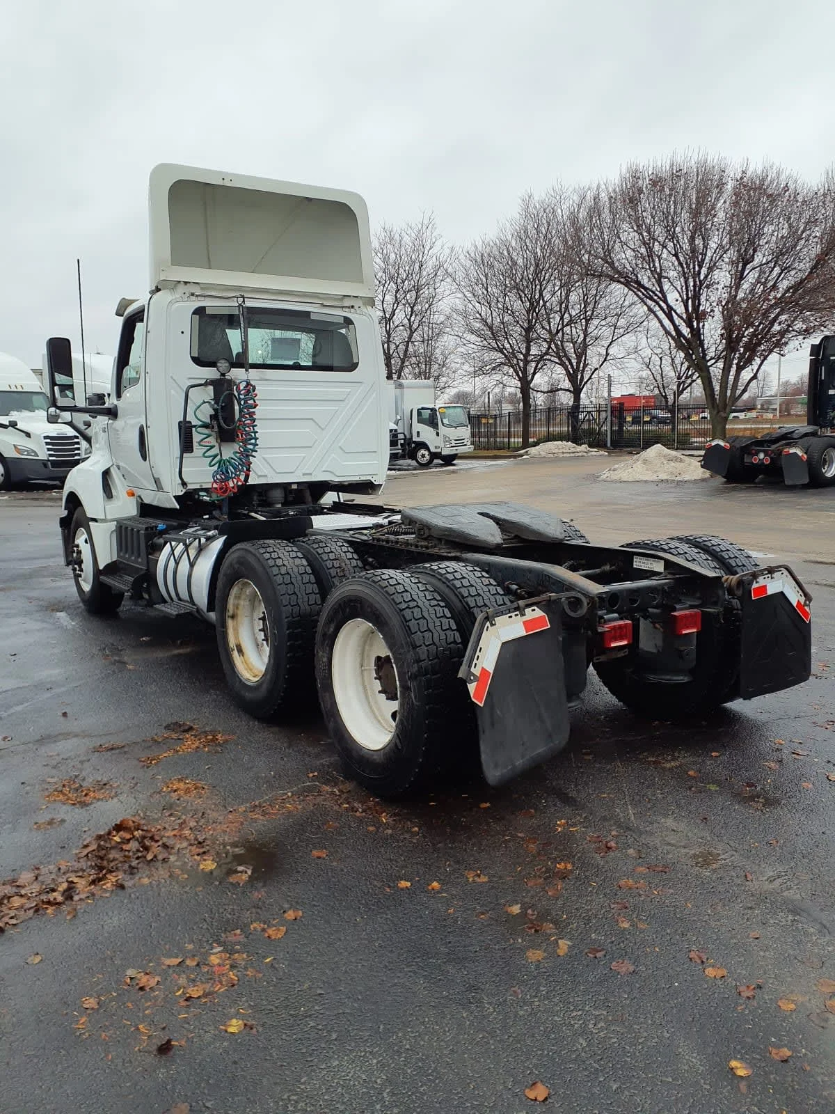 2019 International LT - image 6