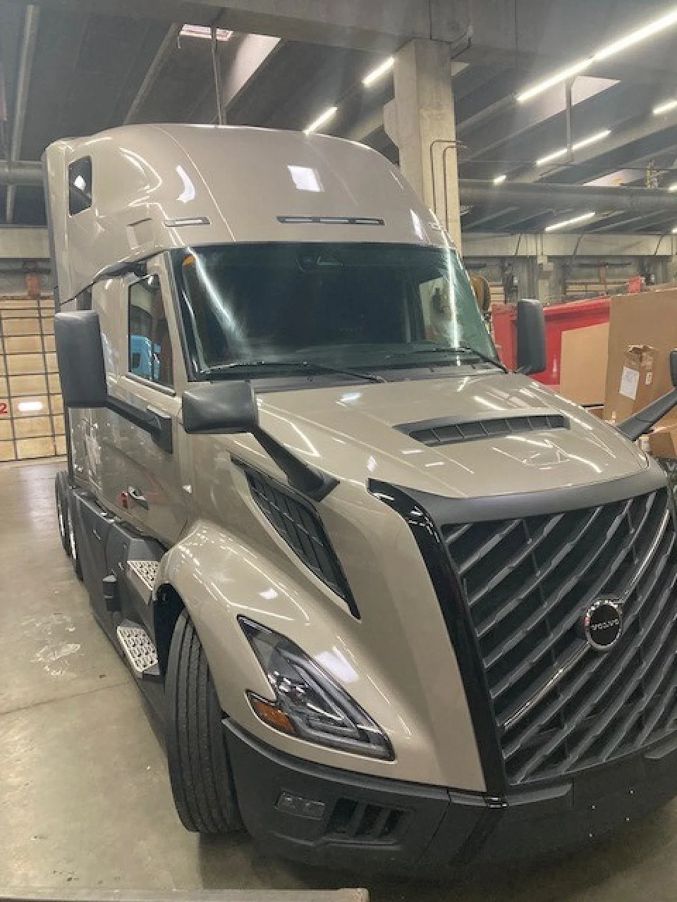 2025 Volvo in Erie, PA — photo 2