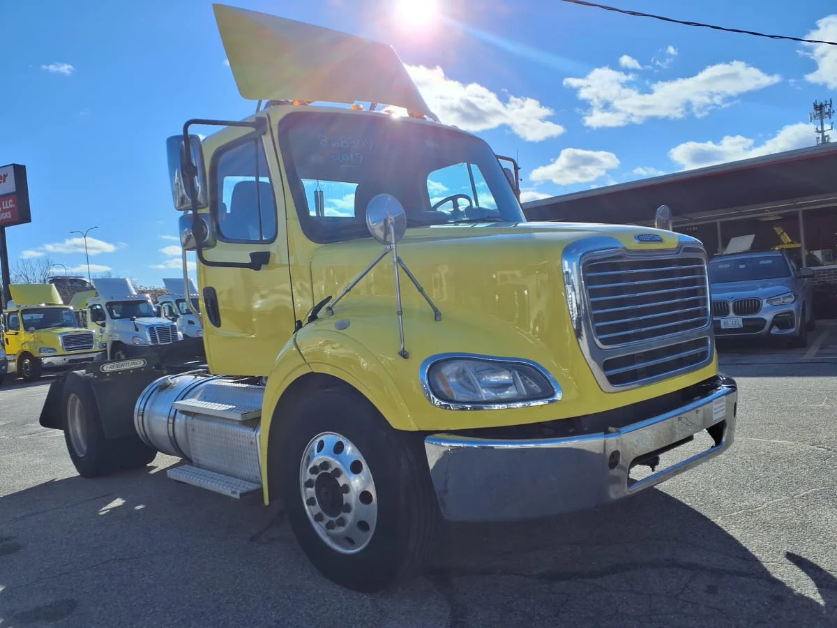 2019 Freightliner M2 112 - image 3