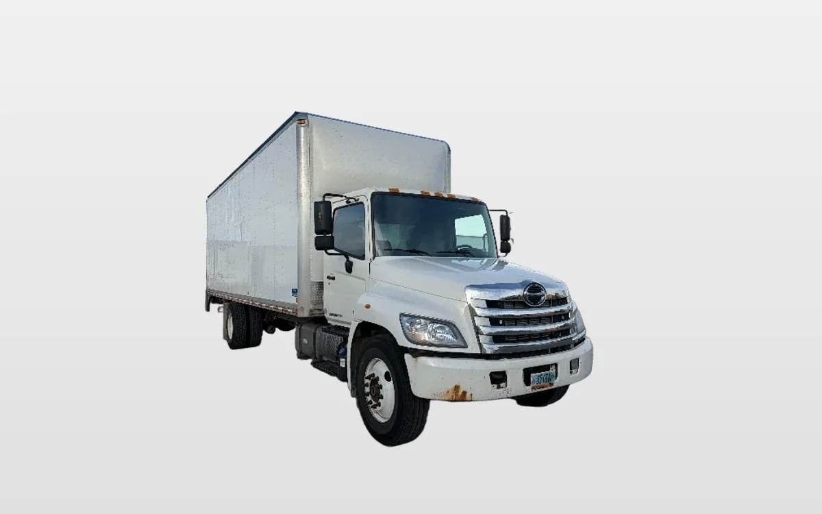 2013 Hino 338 - image 1