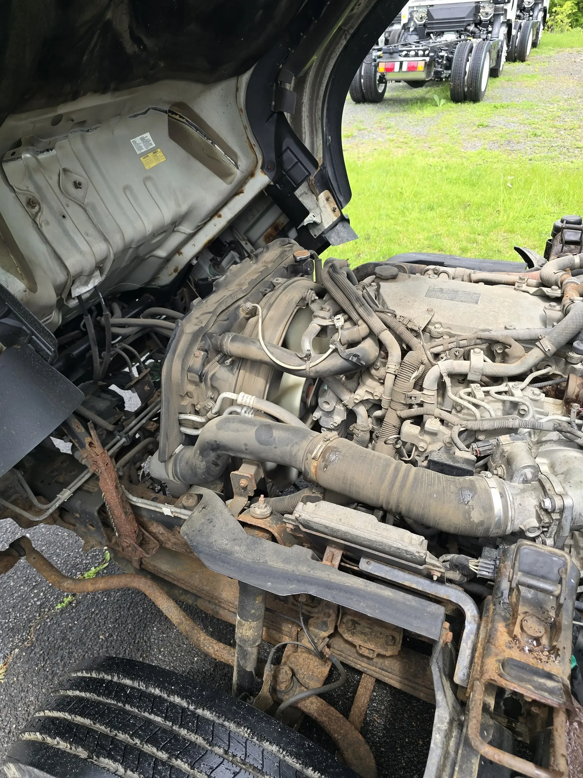 2013 Isuzu NQR - image 15