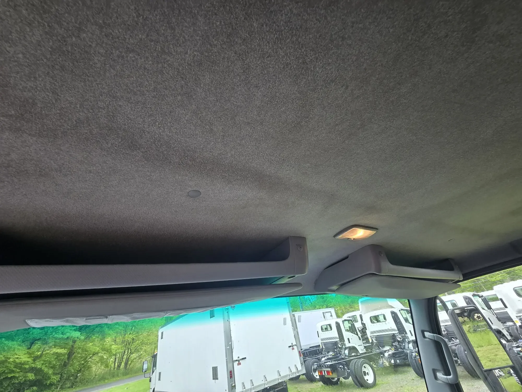 2013 Isuzu NQR - image 10