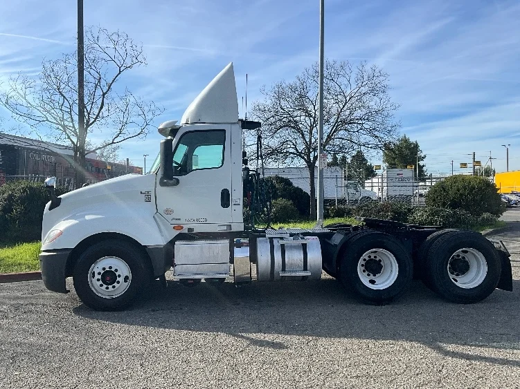 2019 International LT in West Sacramento, CA — photo 4
