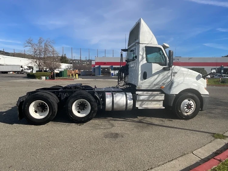 2019 International LT in West Sacramento, CA — photo 8