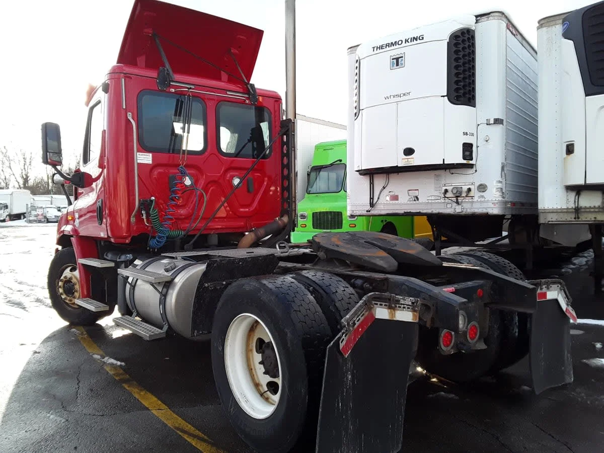 2019 Freightliner Cascadia in Salisbury, MA — photo 6