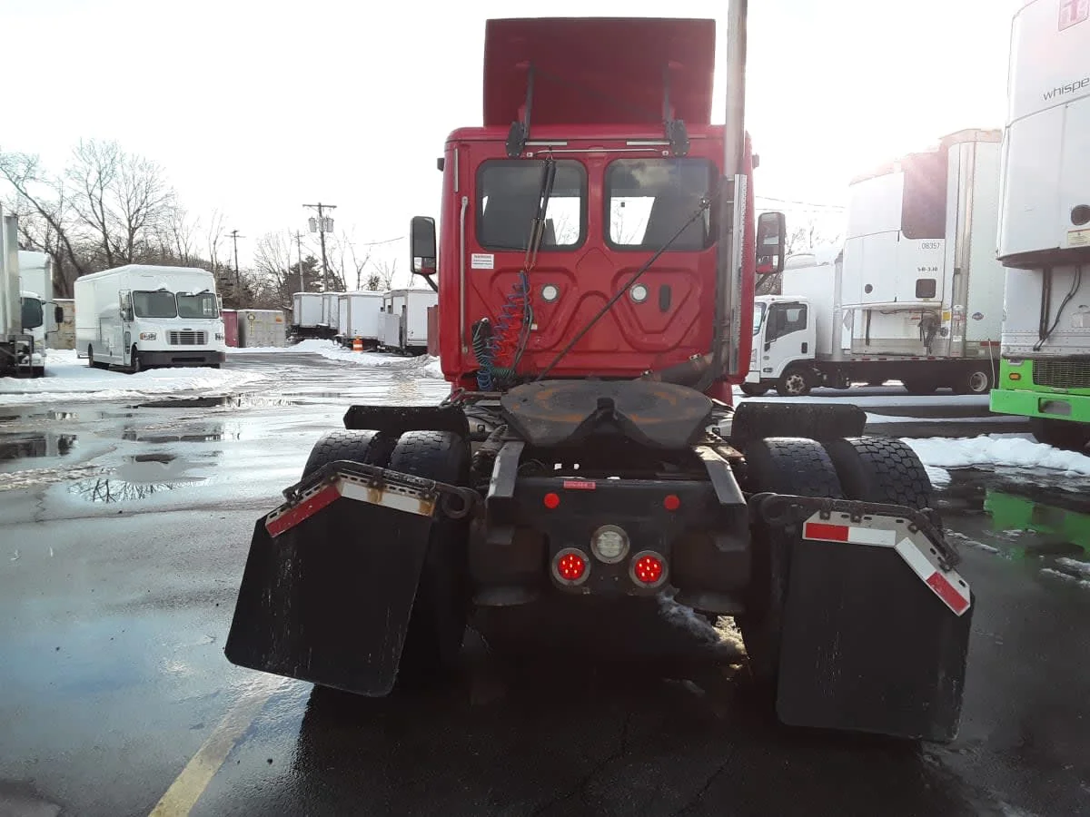 2019 Freightliner Cascadia in Salisbury, MA — photo 5
