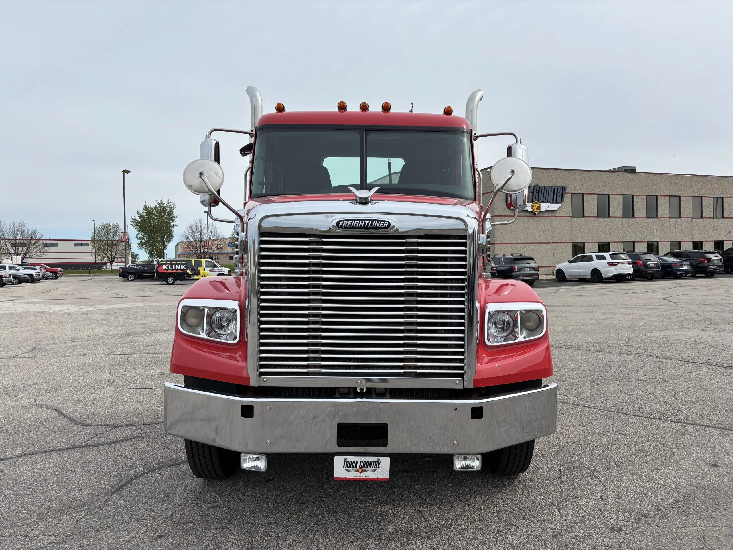 2020 Freightliner 122SD in Milwaukee, WI — photo 2