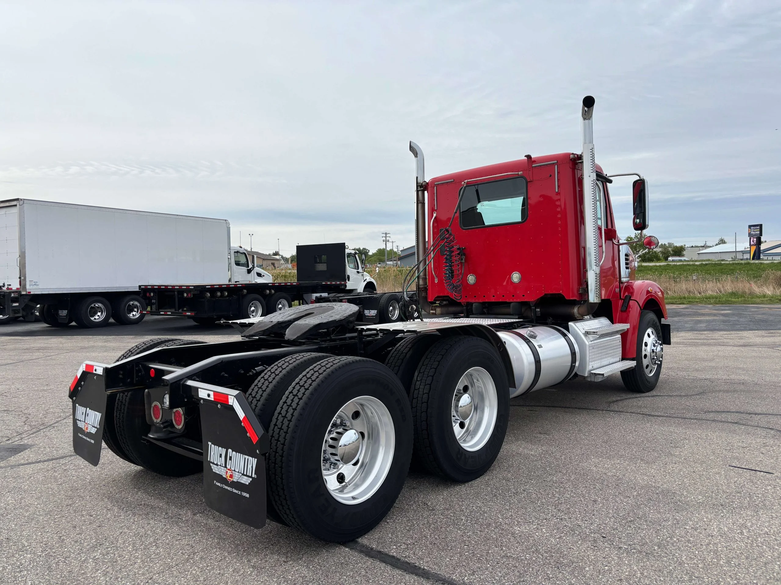 2020 Freightliner 122SD in Milwaukee, WI — photo 6