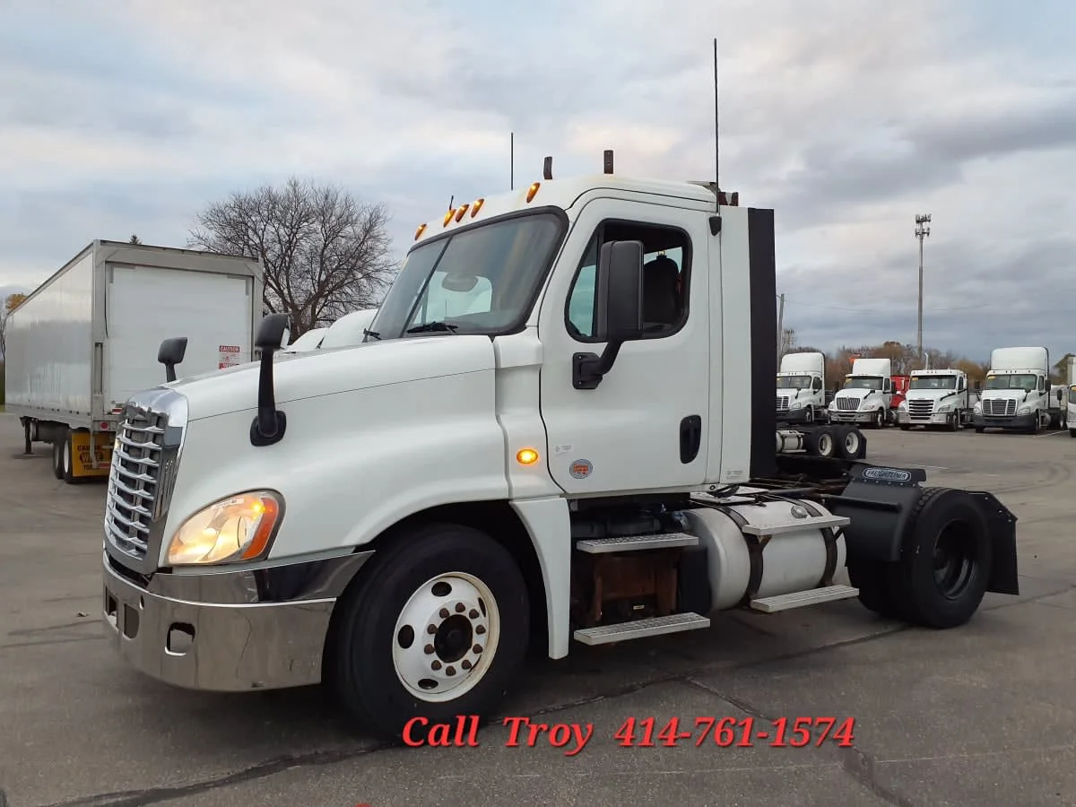 2014 Freightliner Cascadia in Oak Creek, WI