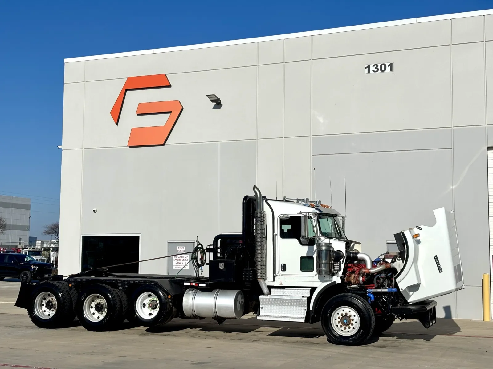 2012 Kenworth T800 - image 9