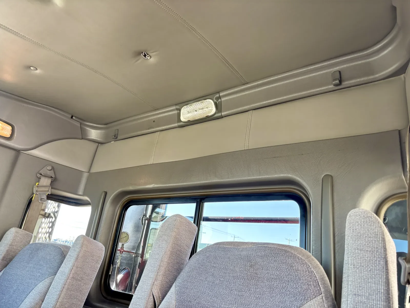 2012 Kenworth T800 - image 20