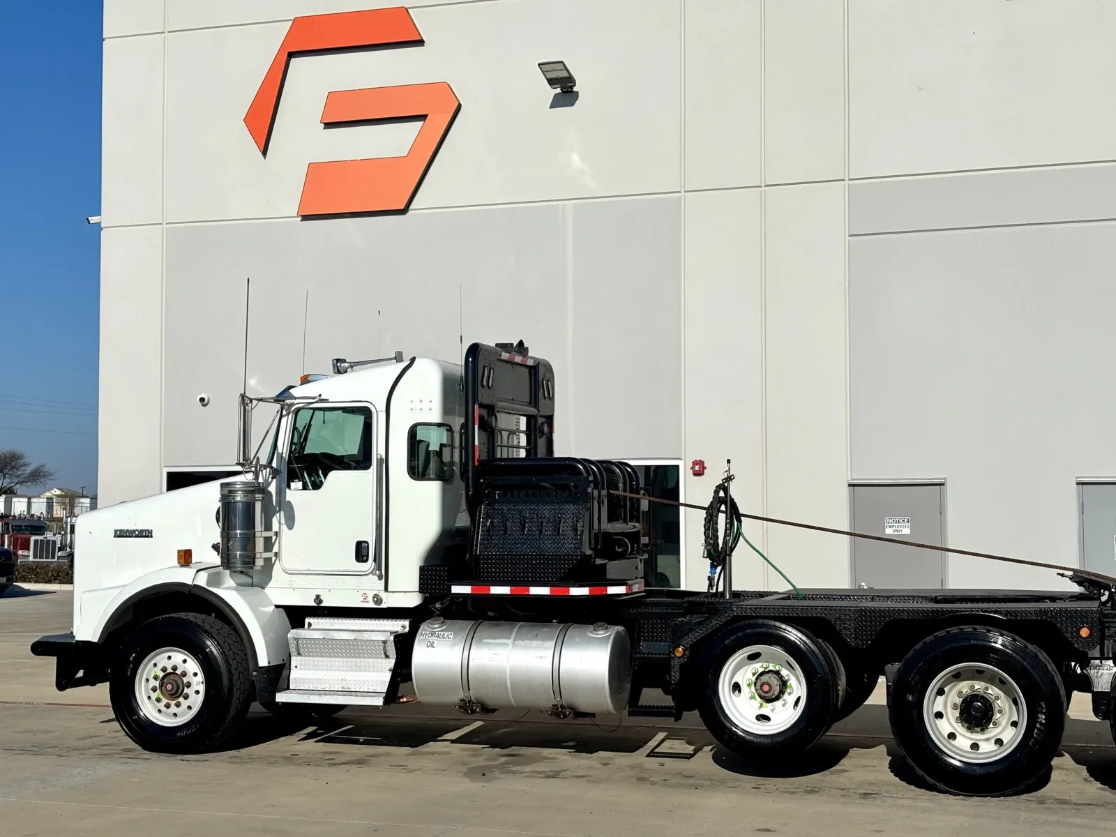 2012 Kenworth T800 - image 8