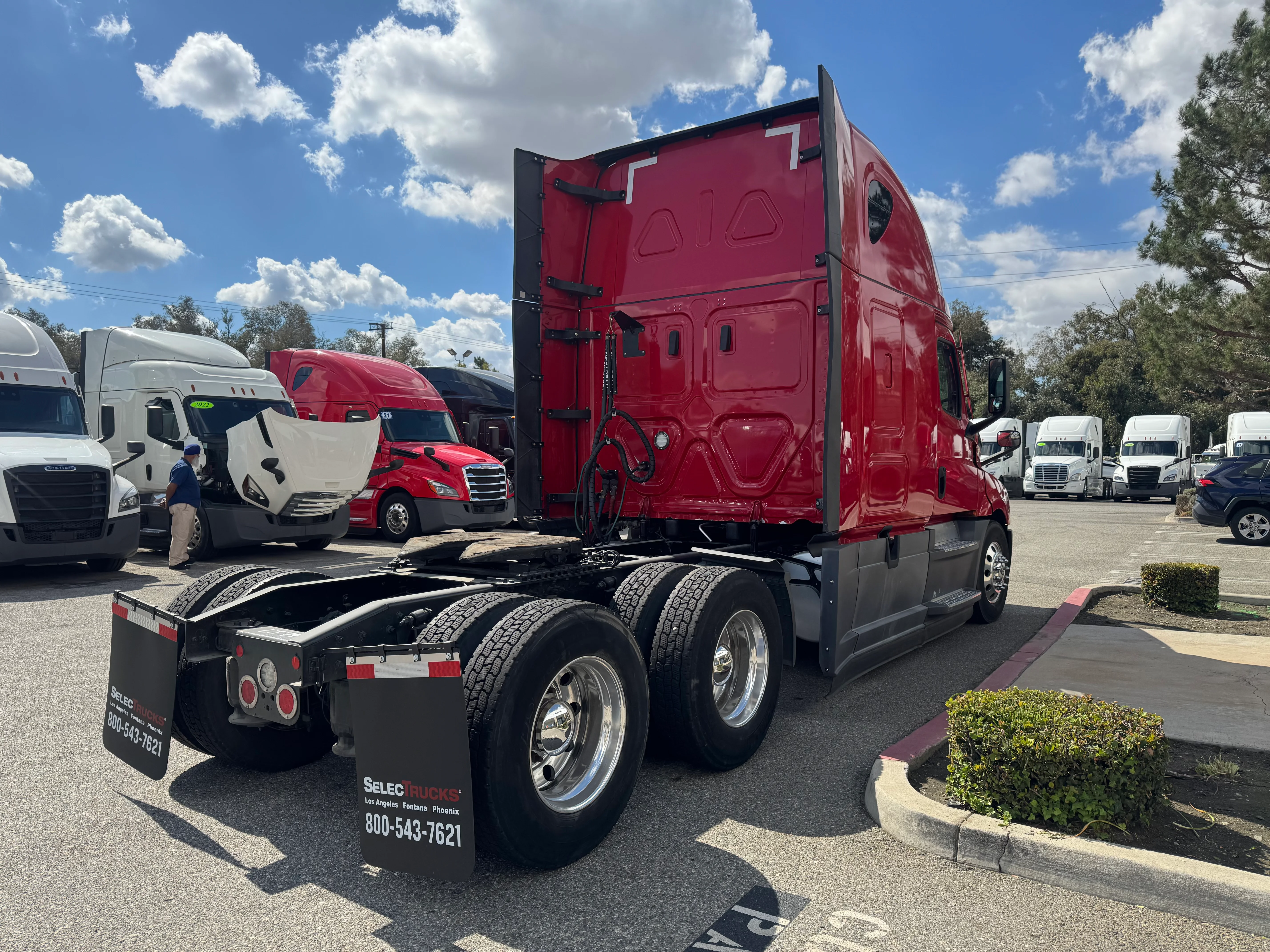 2021 Freightliner Cascadia in Selectrucks Fontana, CA — photo 6