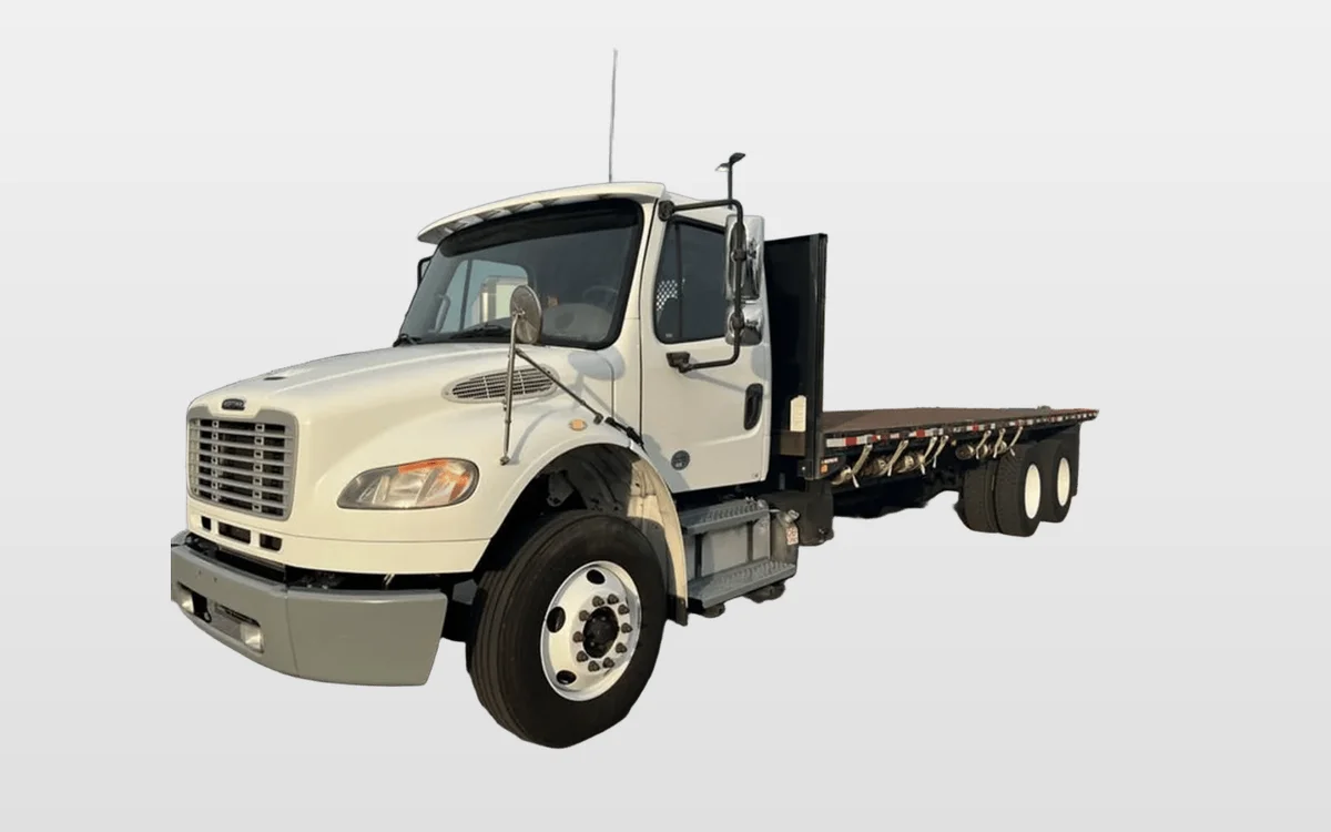 2017 Freightliner M2 106 - image 1