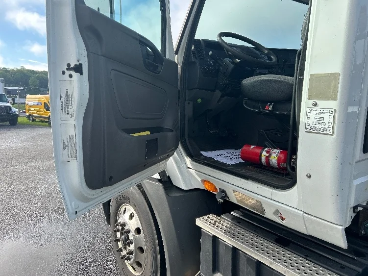 2019 International RH - image 9