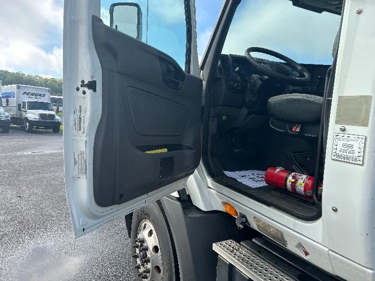 2019 International RH - image 10