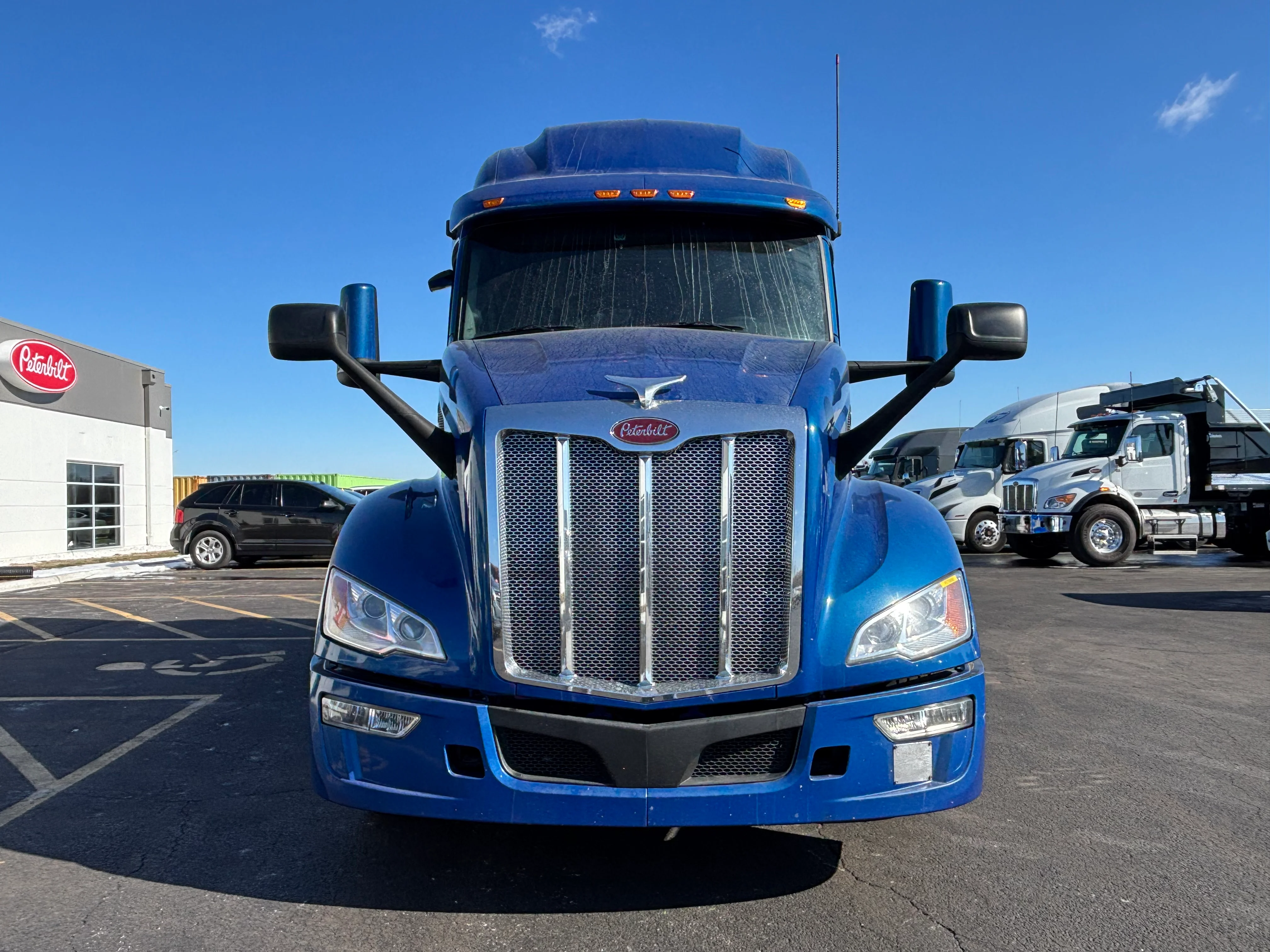 2023 Peterbilt 579 - image 3