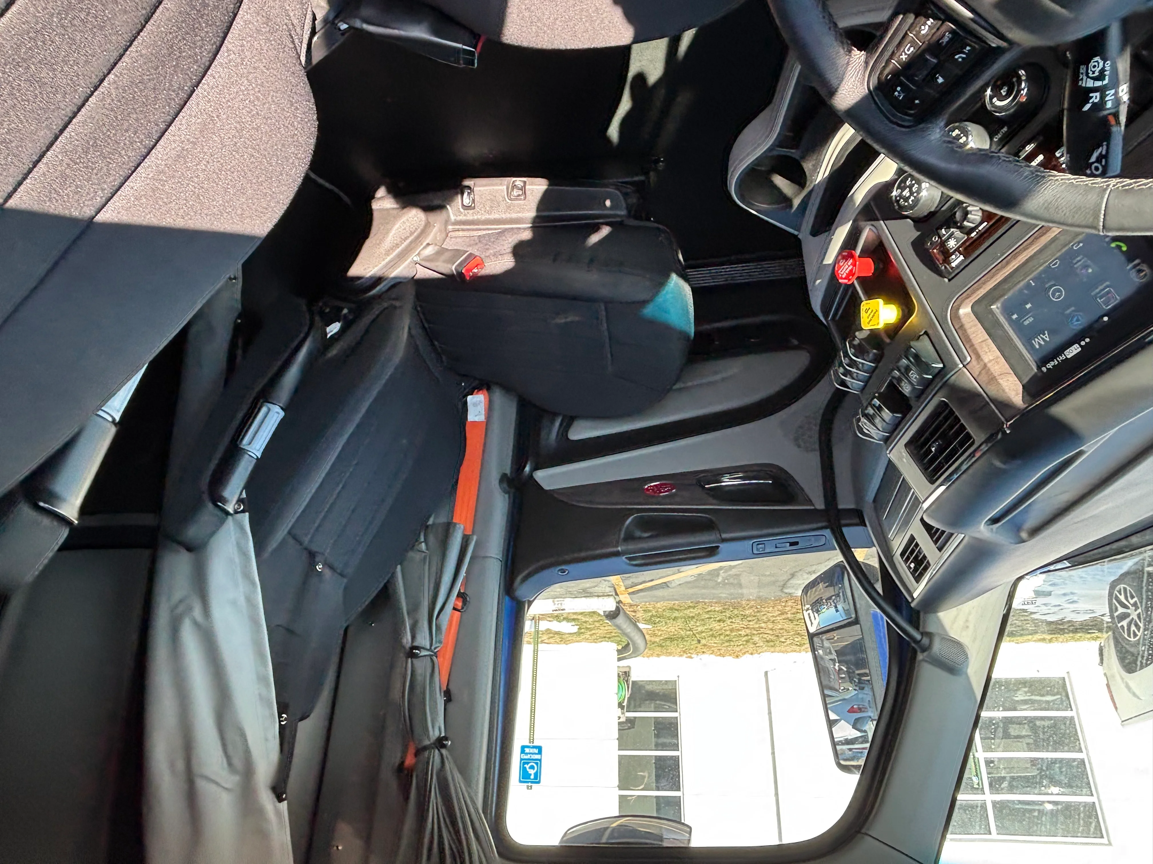 2023 Peterbilt 579 - image 14