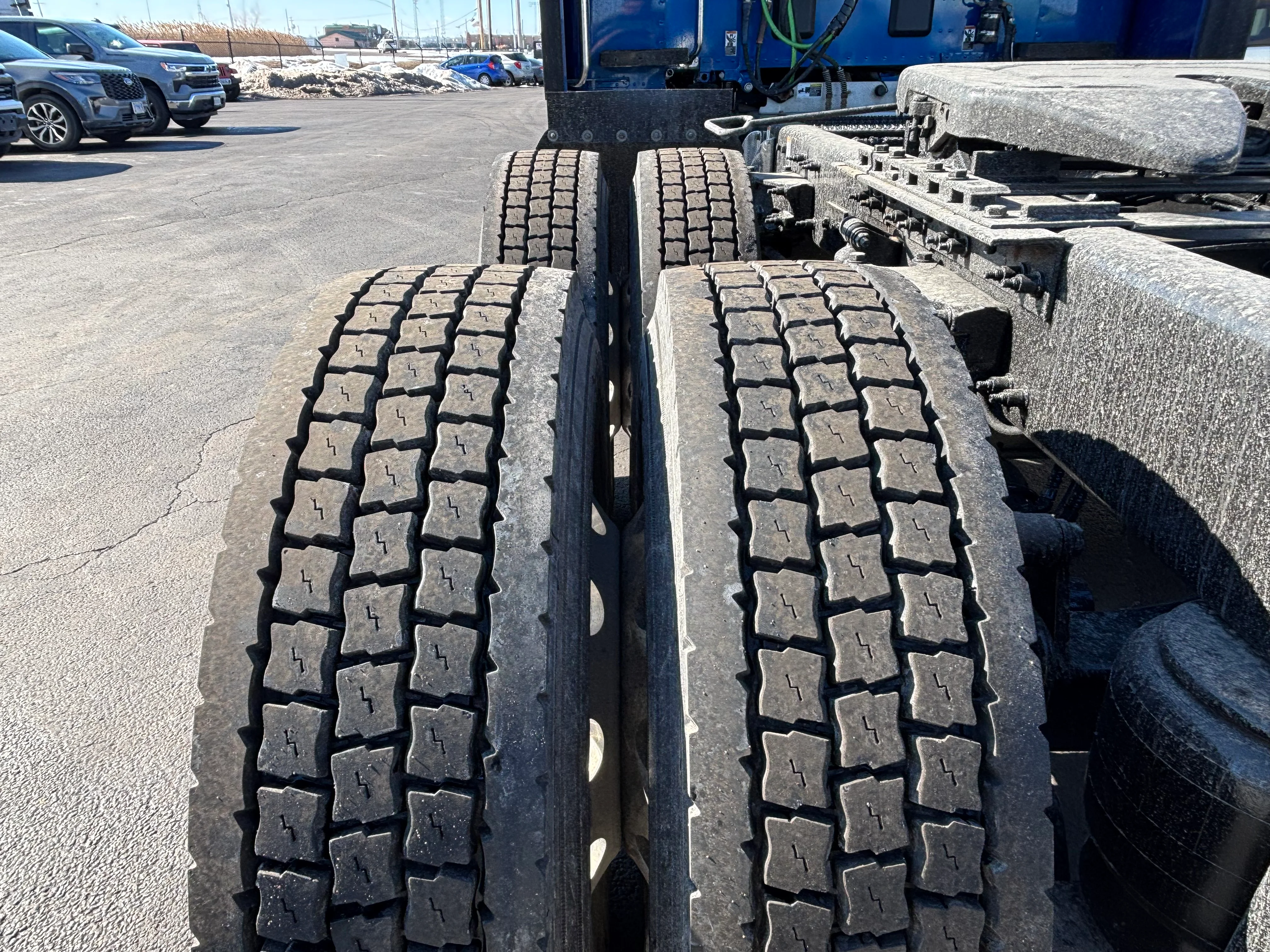 2023 Peterbilt 579 - image 8