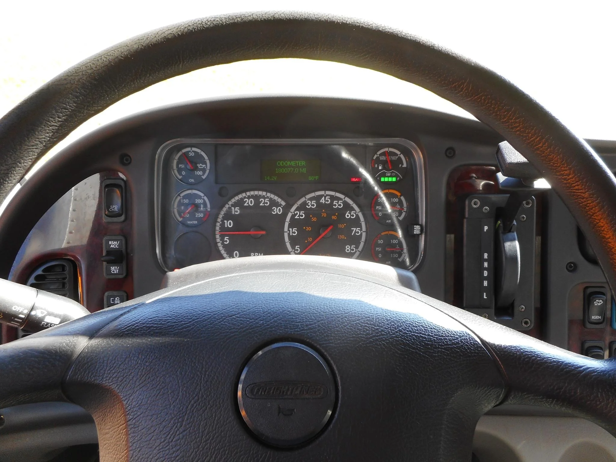 2019 Freightliner eM2 — photo 11