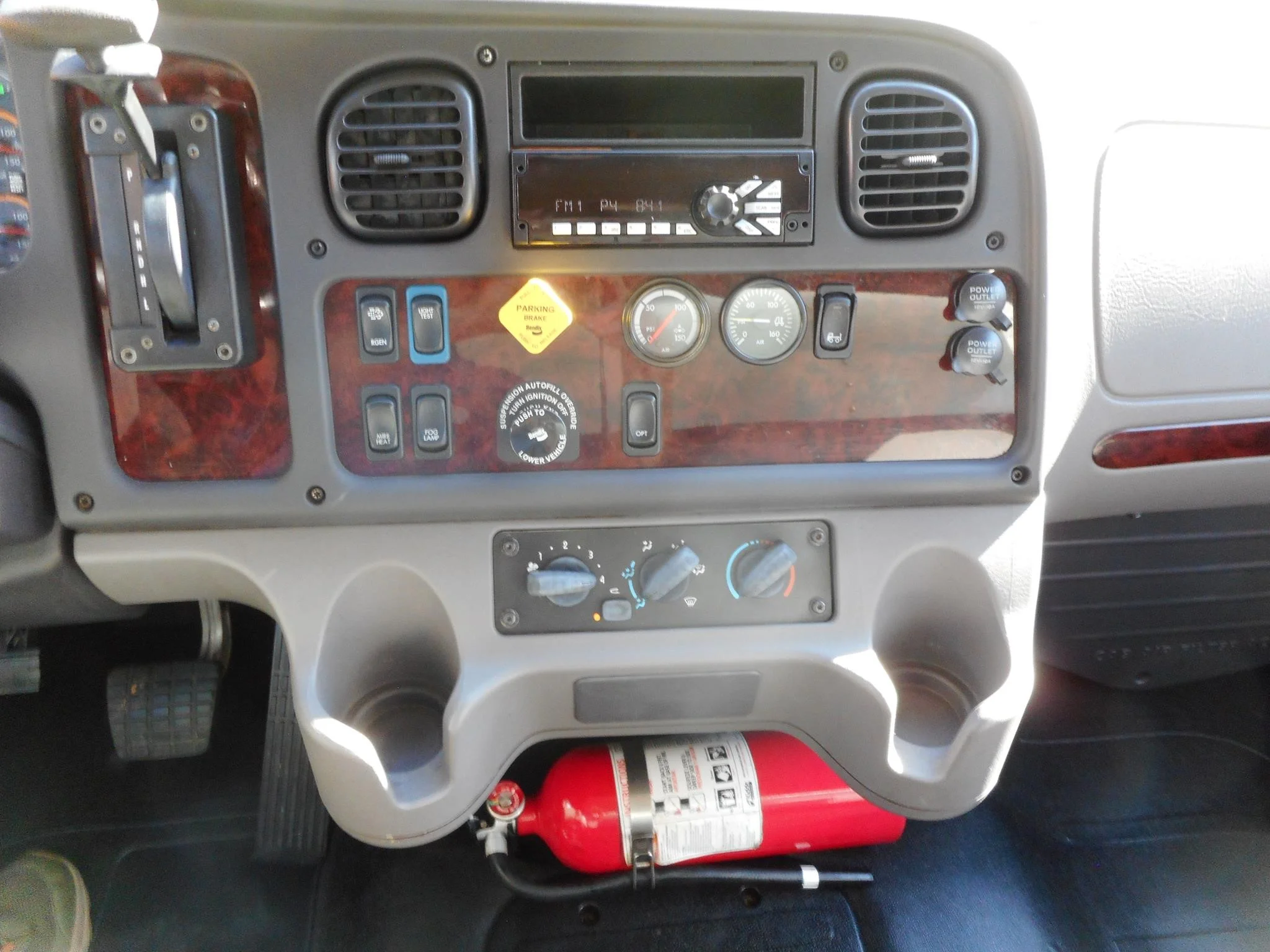2019 Freightliner eM2 — photo 12