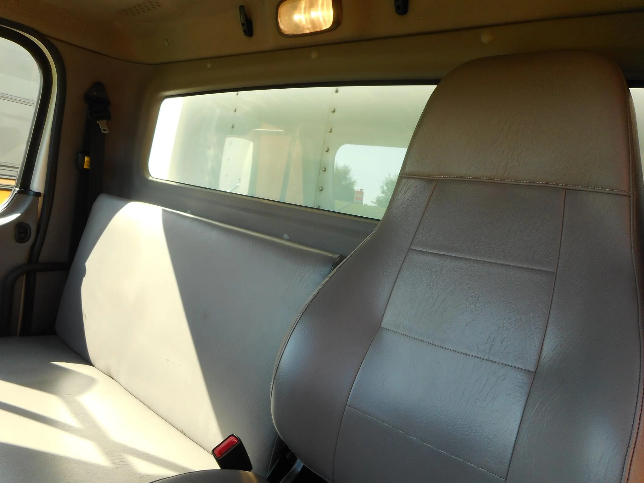 2019 Freightliner eM2 — photo 10