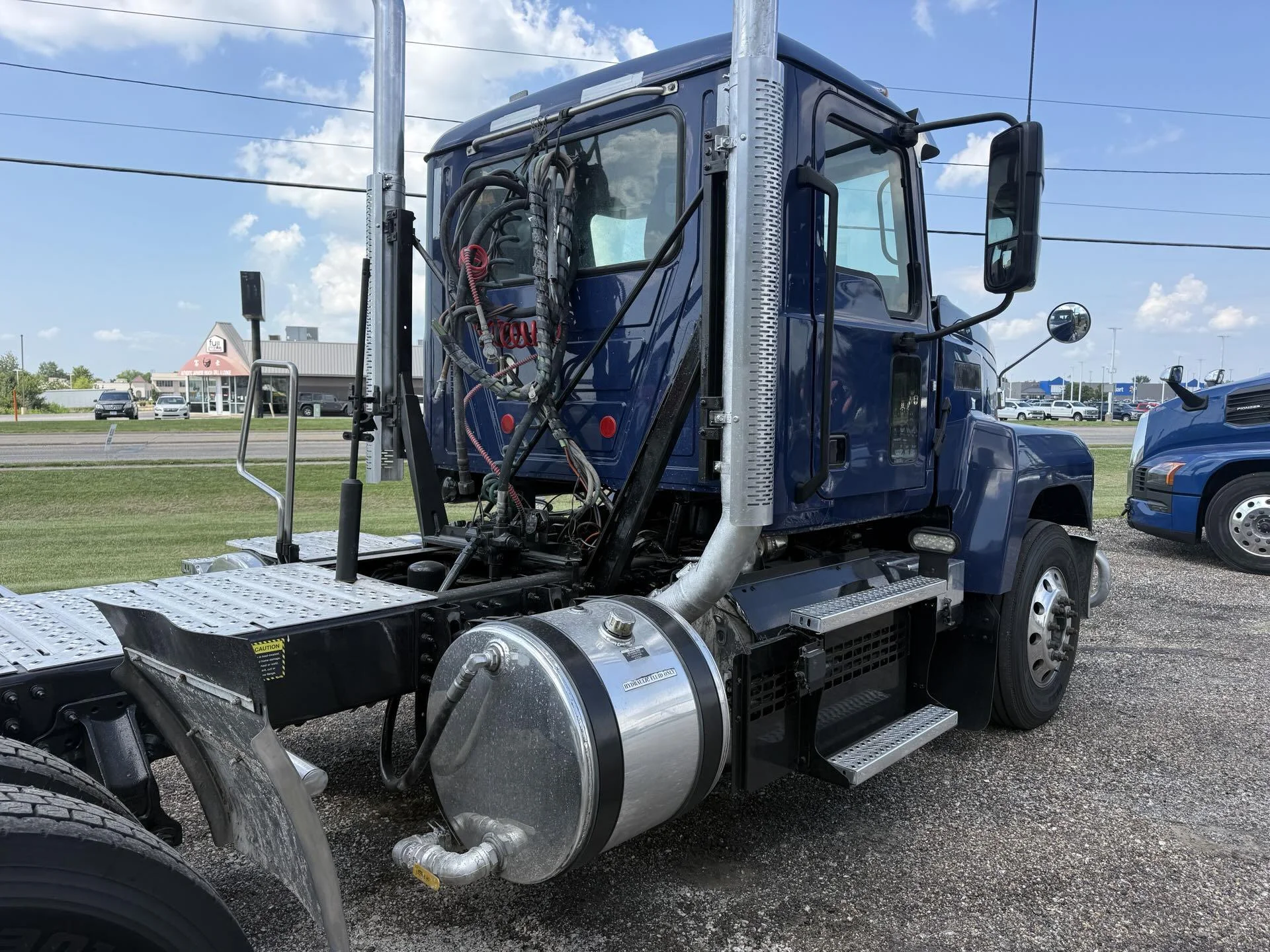 2024 Mack Pinnacle in Quincy, IL — photo 8