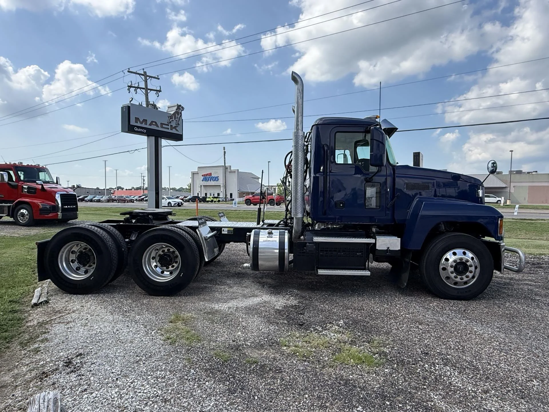 2024 Mack Pinnacle in Quincy, IL — photo 9