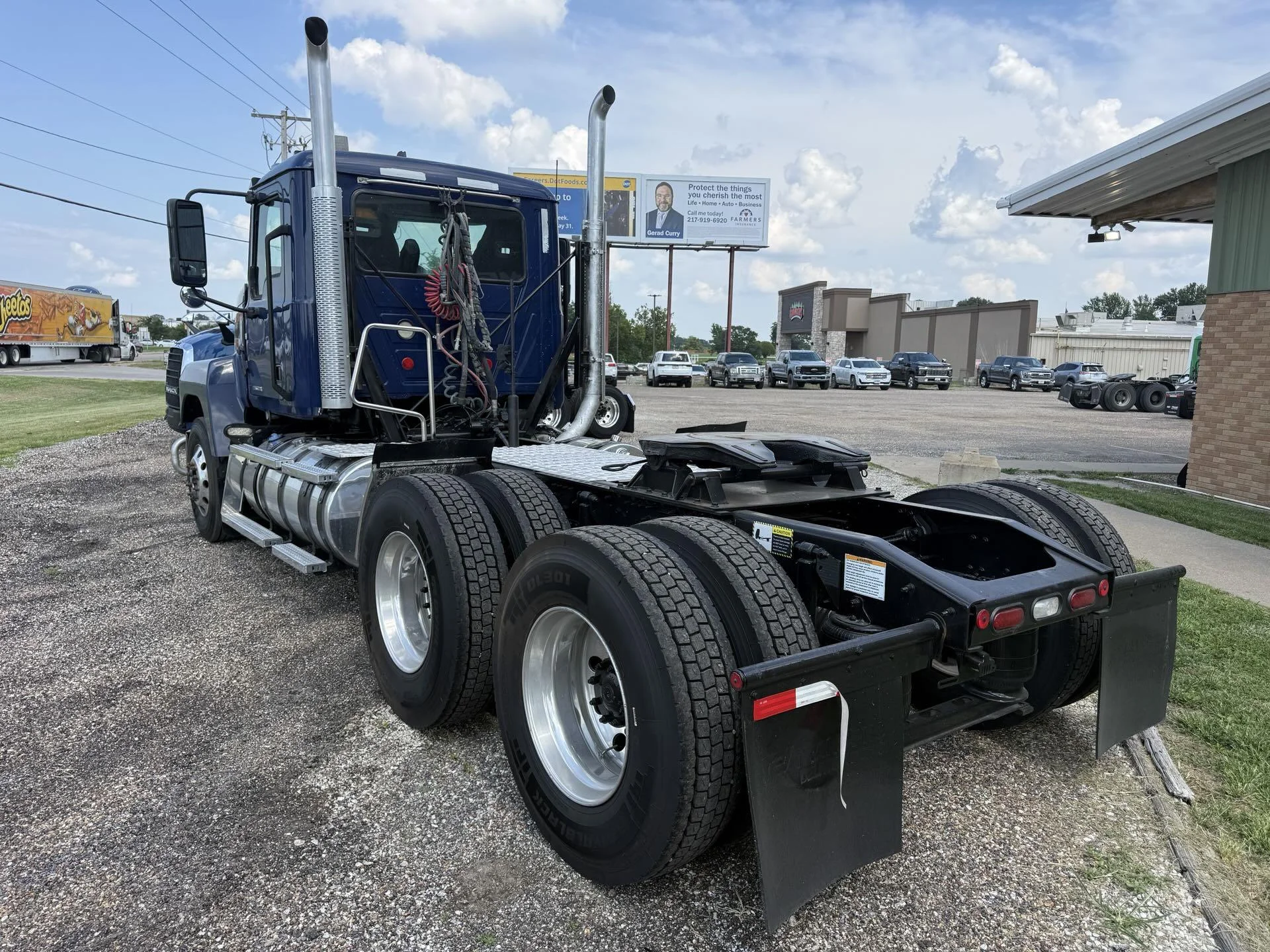 2024 Mack Pinnacle in Quincy, IL — photo 5