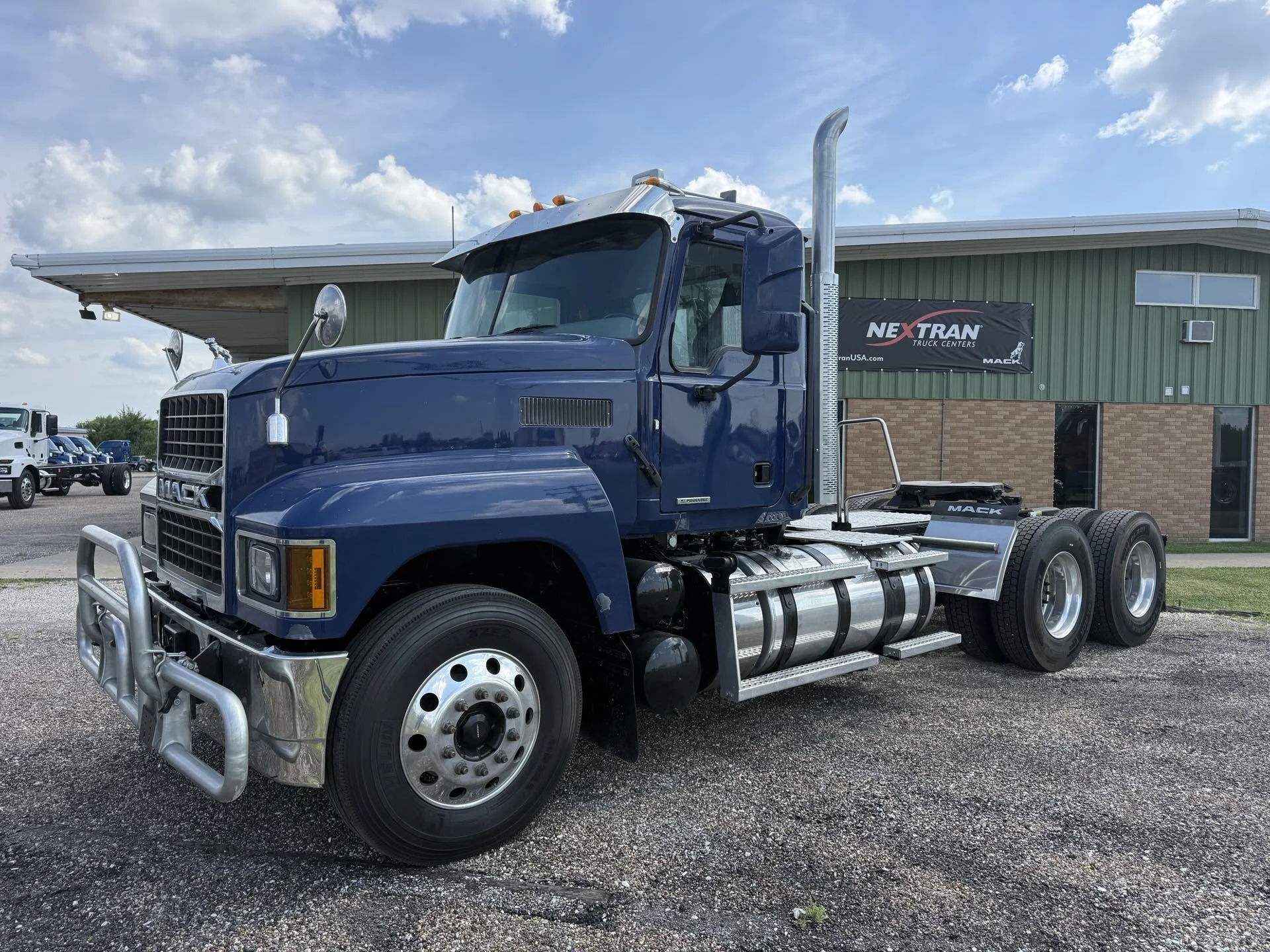2024 Mack Pinnacle in Quincy, IL