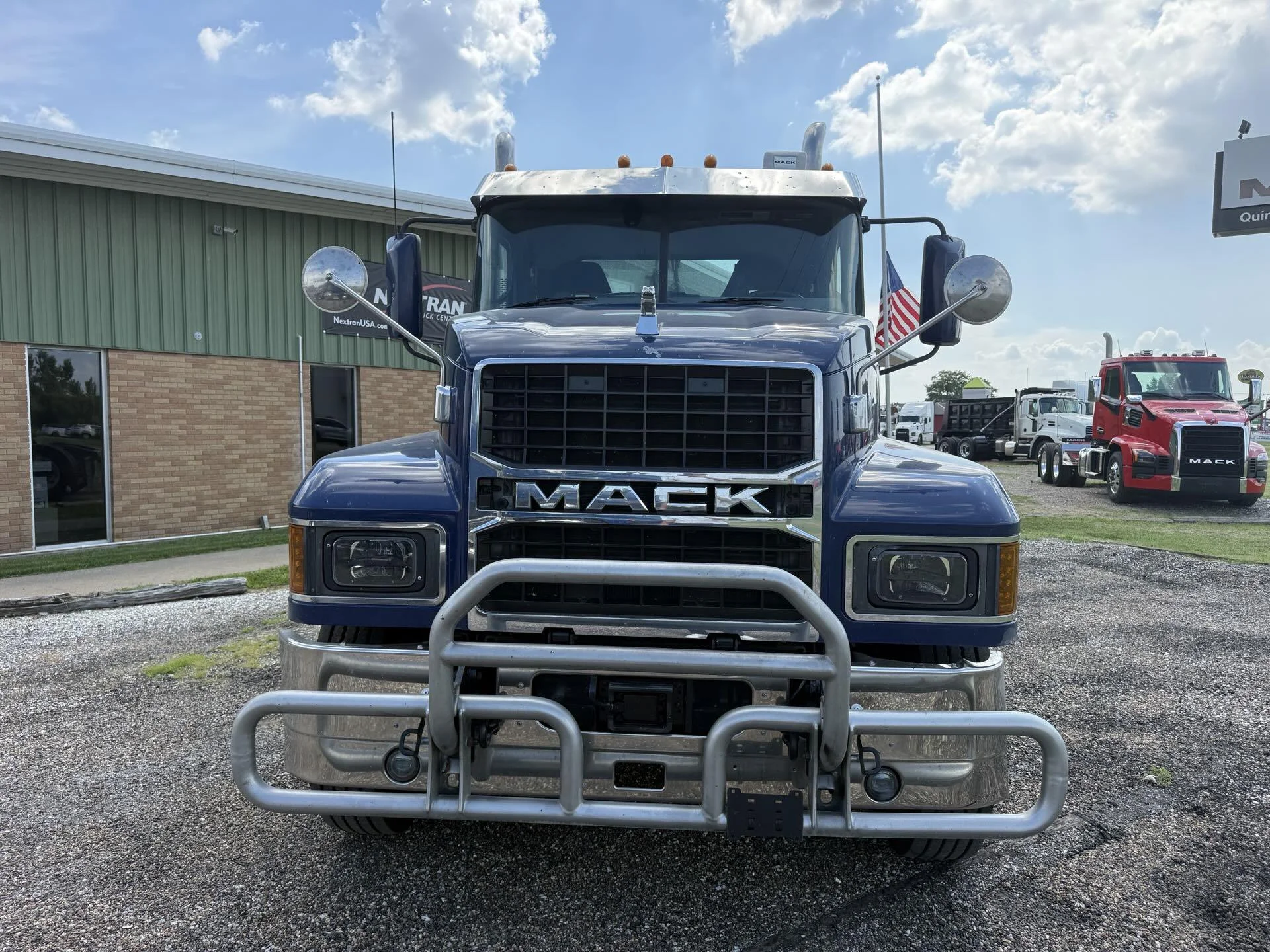 2024 Mack Pinnacle in Quincy, IL — photo 11