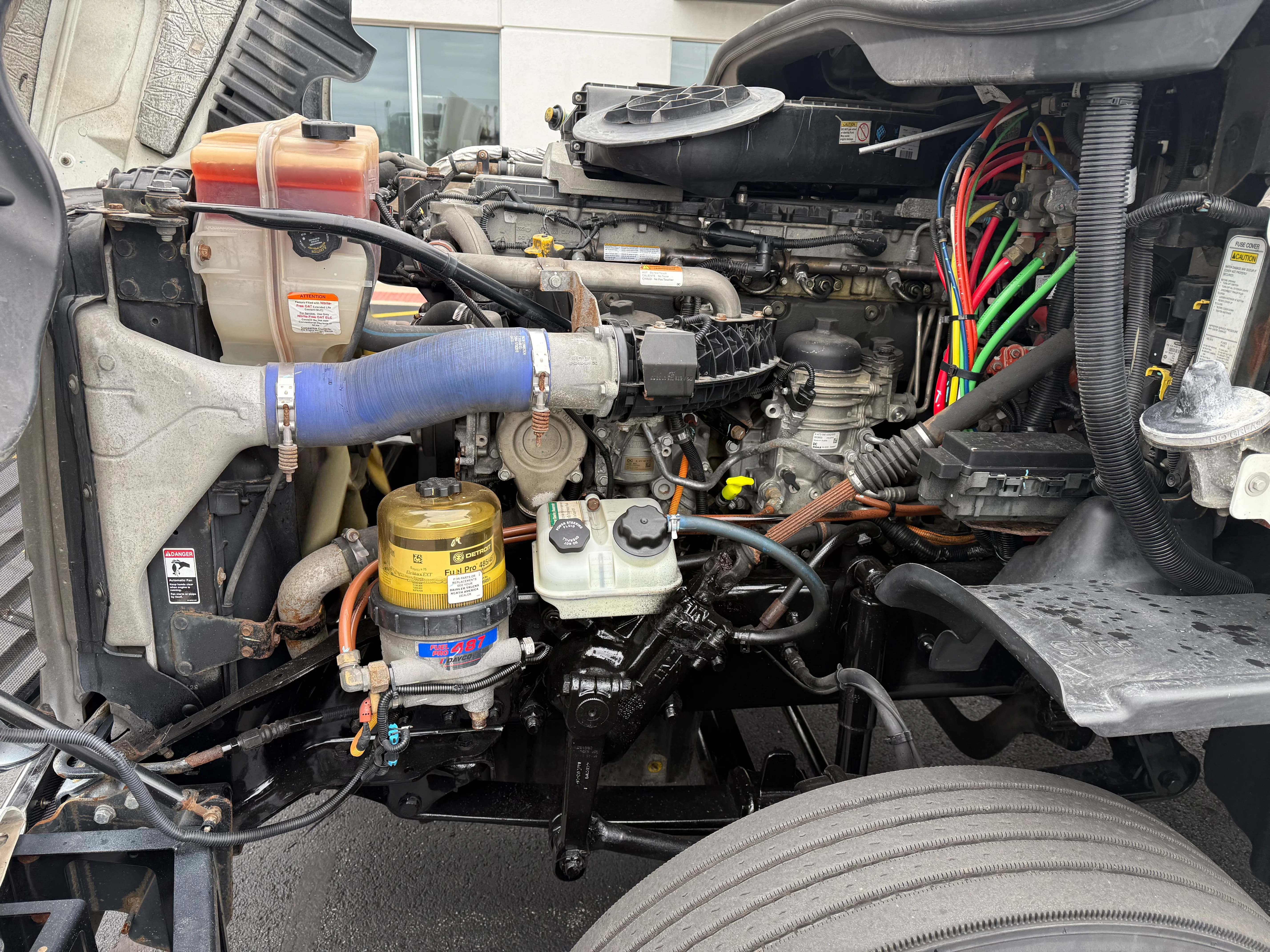 2019 Freightliner Cascadia - image 8