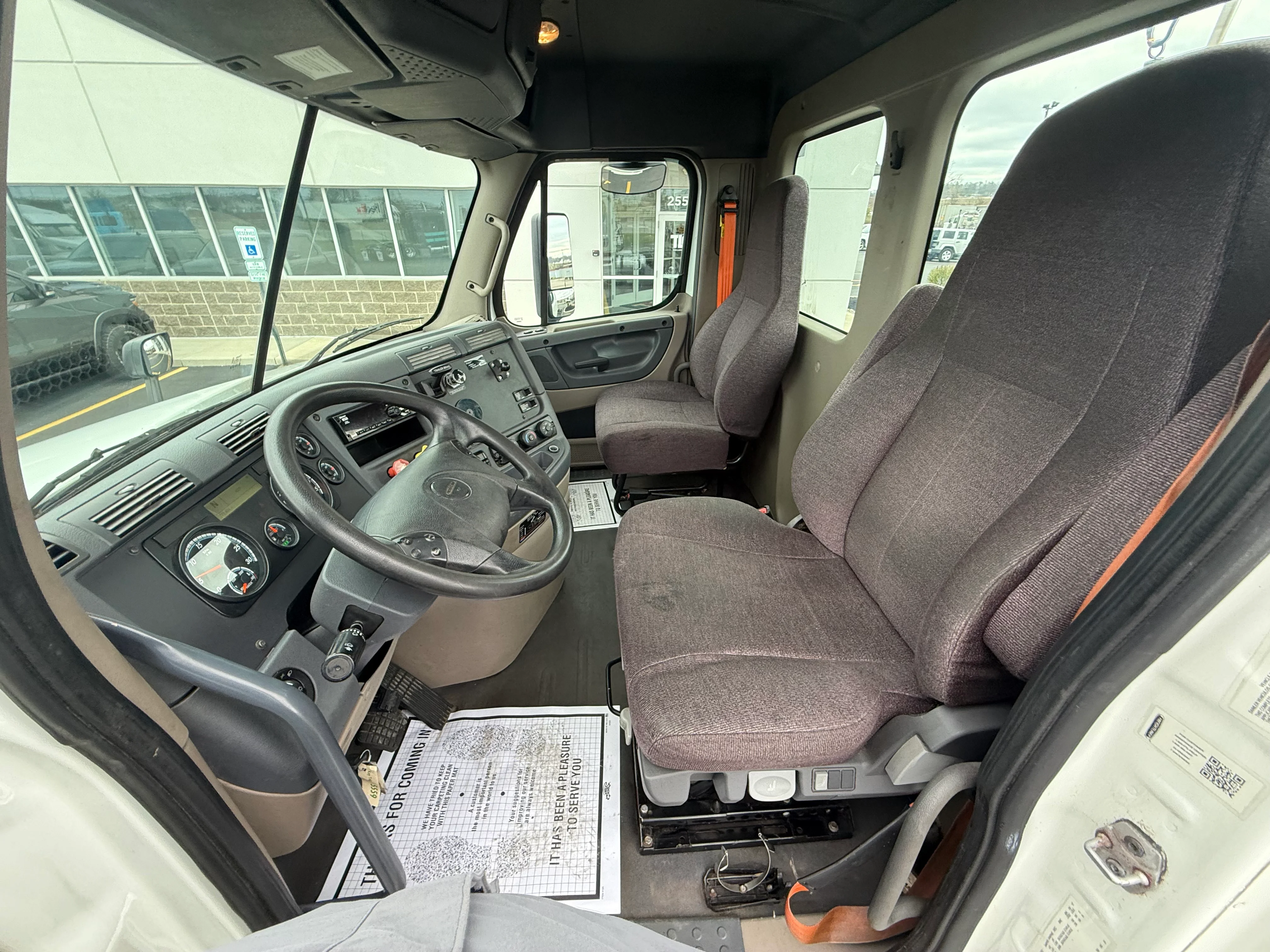 2019 Freightliner Cascadia - image 16