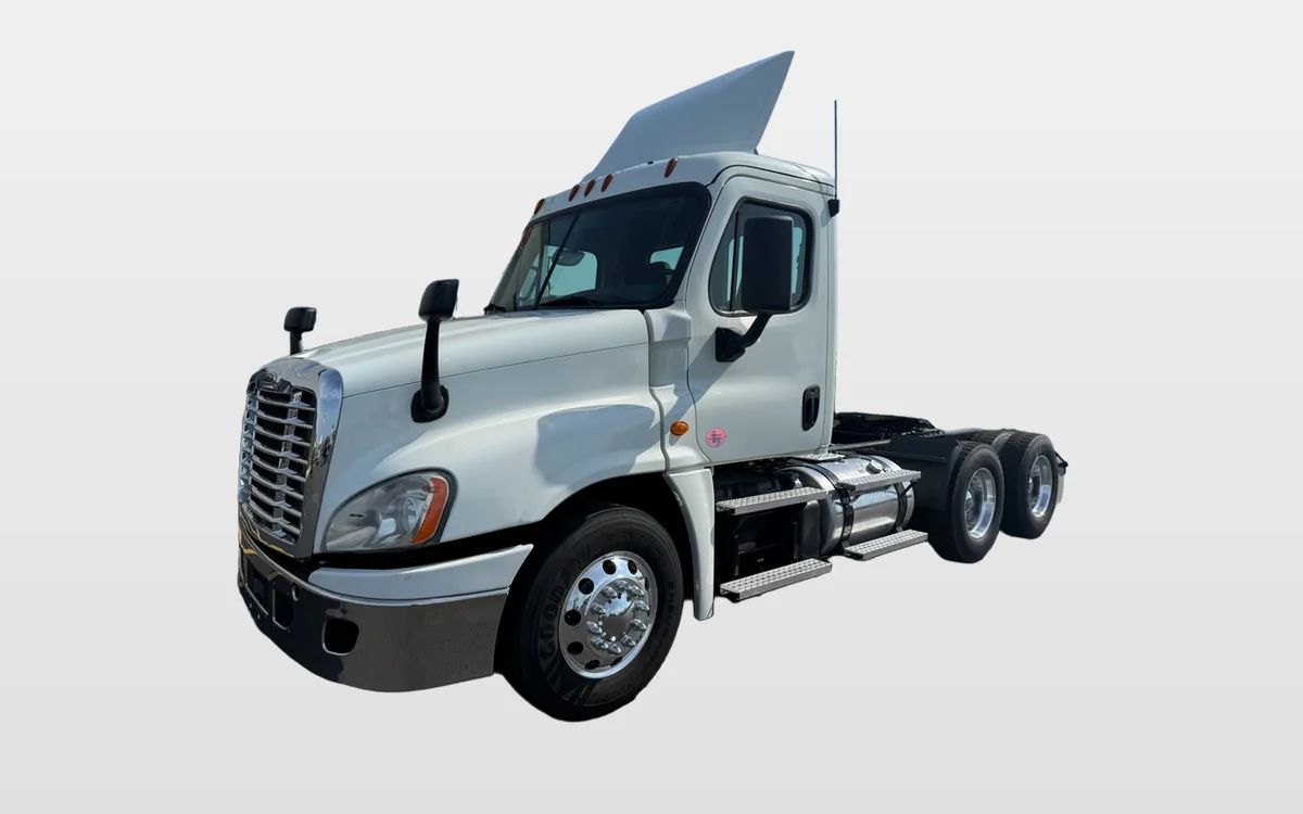 2019 Freightliner Cascadia - image 1