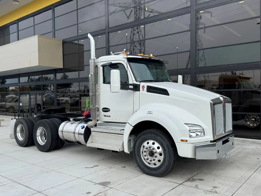 2025 Kenworth T880