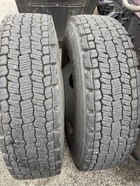 2022 Volvo VNR 640 - image 14