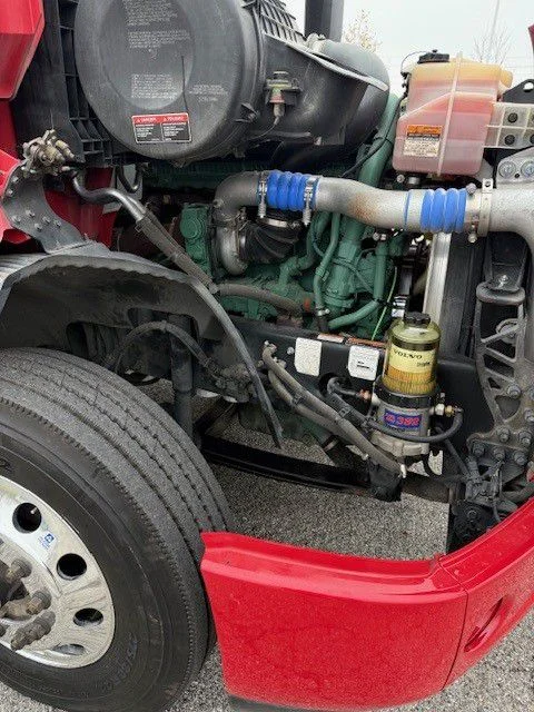 2022 Volvo VNR 640 - image 17