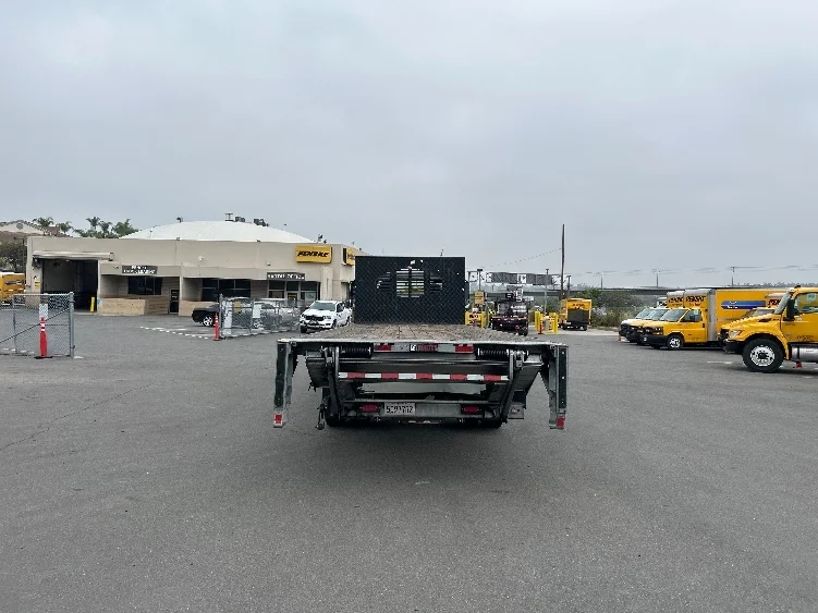 2019 Freightliner eM2 in Torrance, CA — photo 7