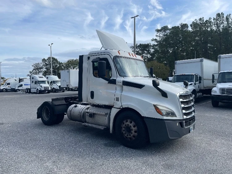 2020 Freightliner Cascadia in Jacksonville, FL