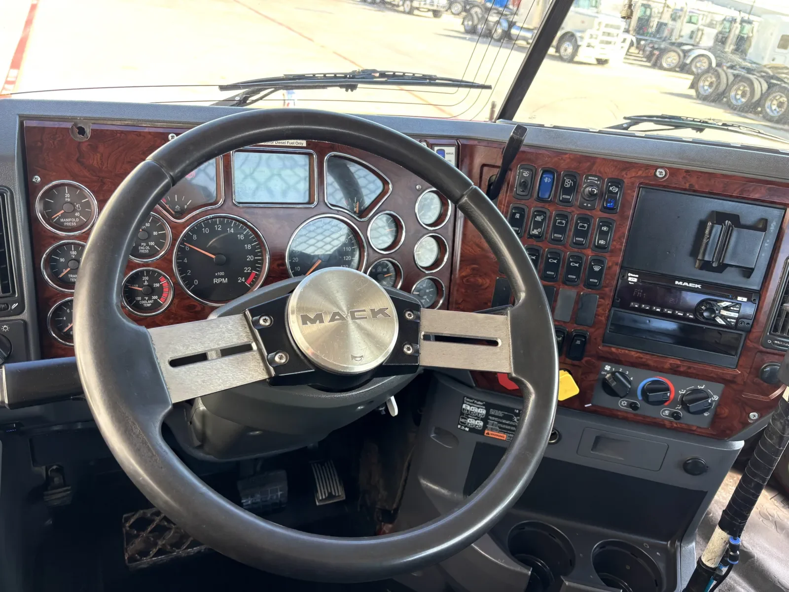 2016 Mack Granite in Hutchins, TX — photo 16